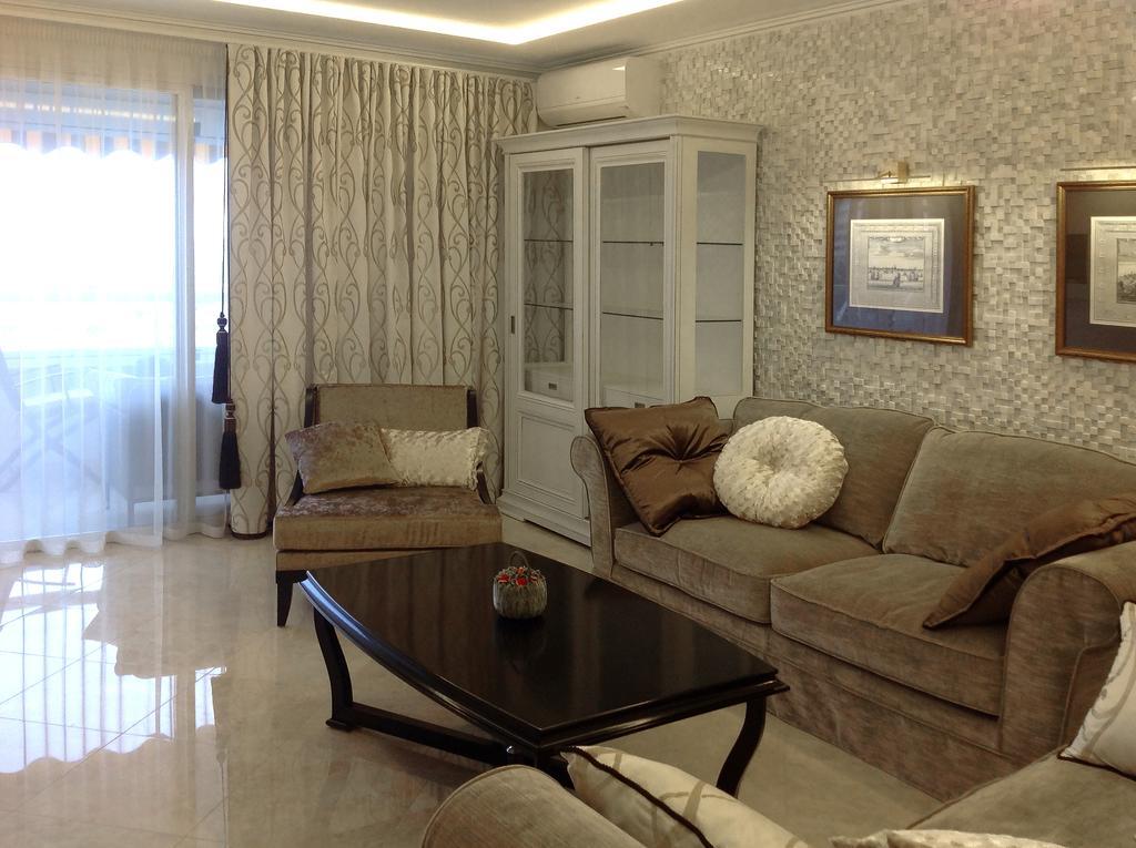 Apartments At Commodoro วิลล์เนิฟ-ลูเบ ภายนอก รูปภาพ