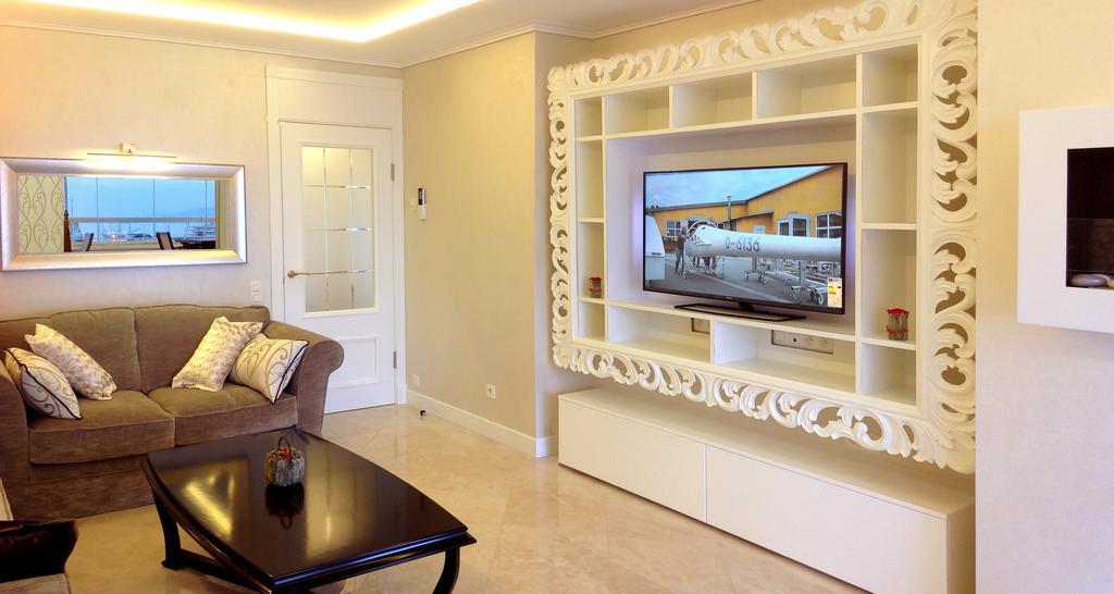 Apartments At Commodoro วิลล์เนิฟ-ลูเบ ภายนอก รูปภาพ